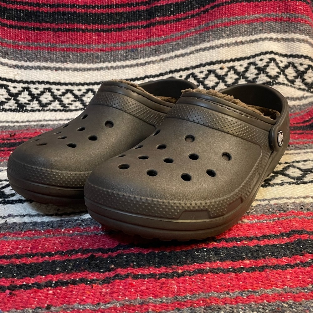 Fuzzy crocs! Men’s size 7- Women’s size 9
